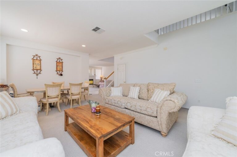 437 E Deerfield, Ontario