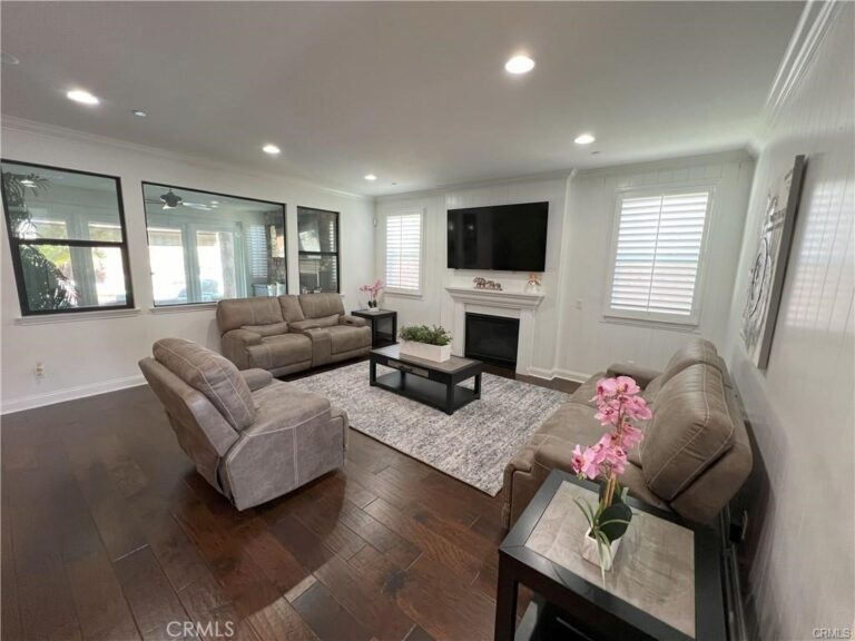 4866 Stoneglen Avenue, Fontana