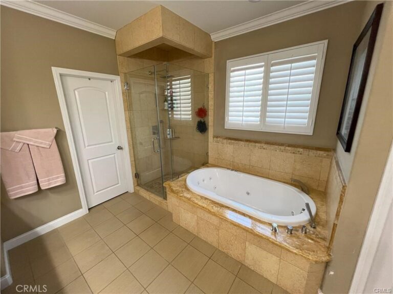 4866 Stoneglen Avenue, Fontana