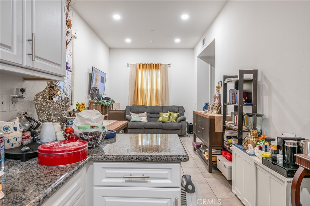 4956 Willow #E, Montclair
