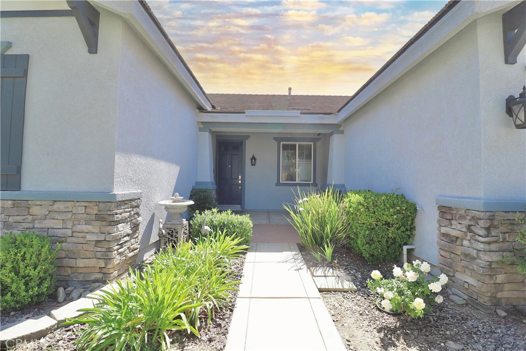 4964 Thornberry, Fontana
