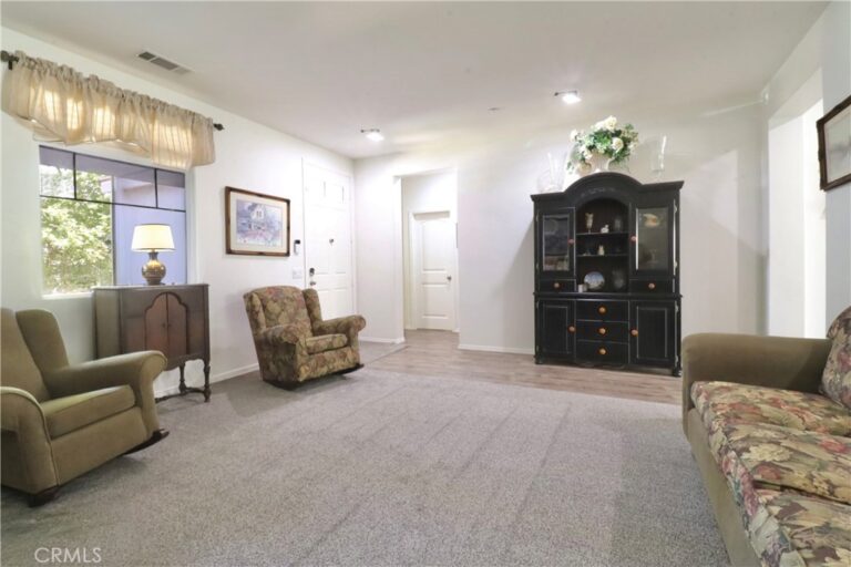 4964 Thornberry, Fontana