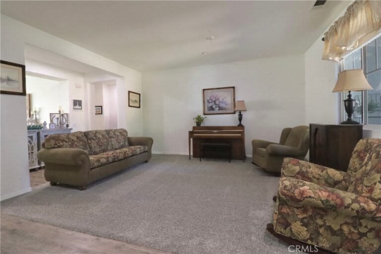 4964 Thornberry, Fontana