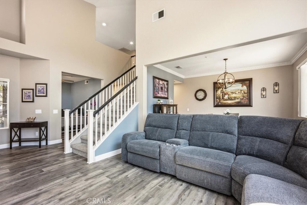 5065 Columbia, Fontana