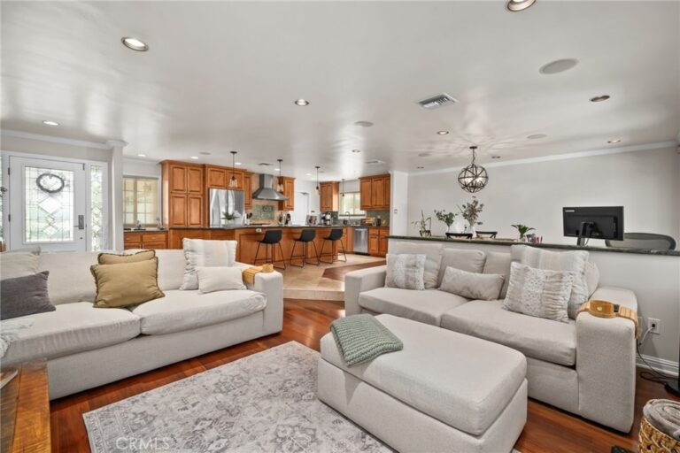 518 Converse, Claremont