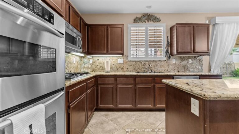 5422 Osprey ct, Fontana