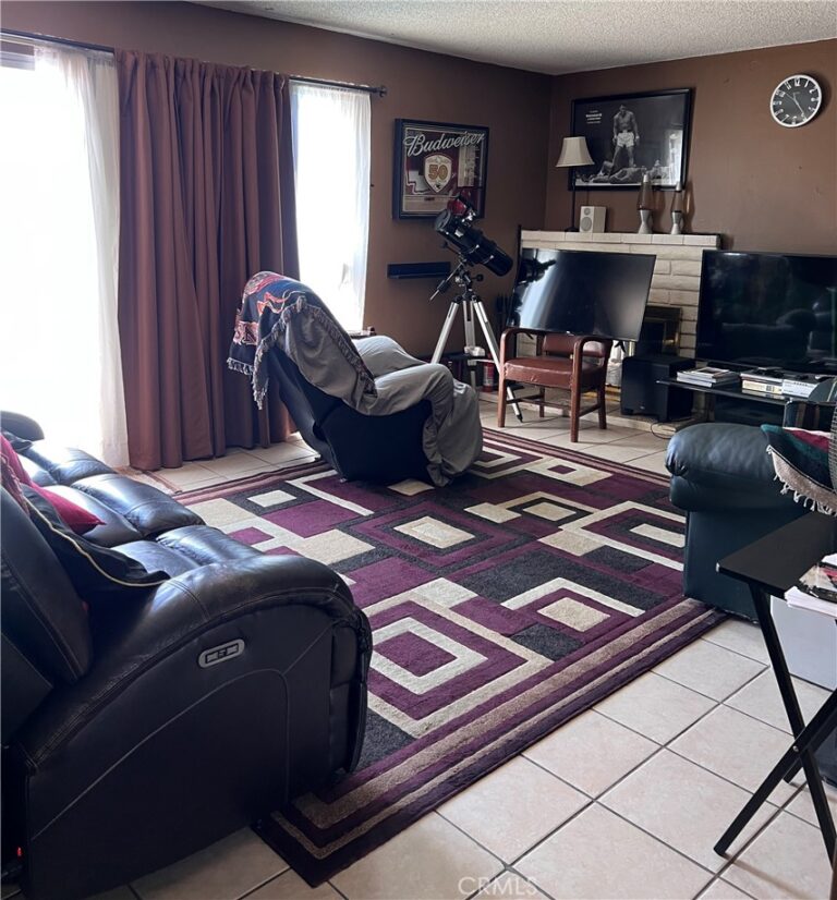 543 N Pampas, Rialto