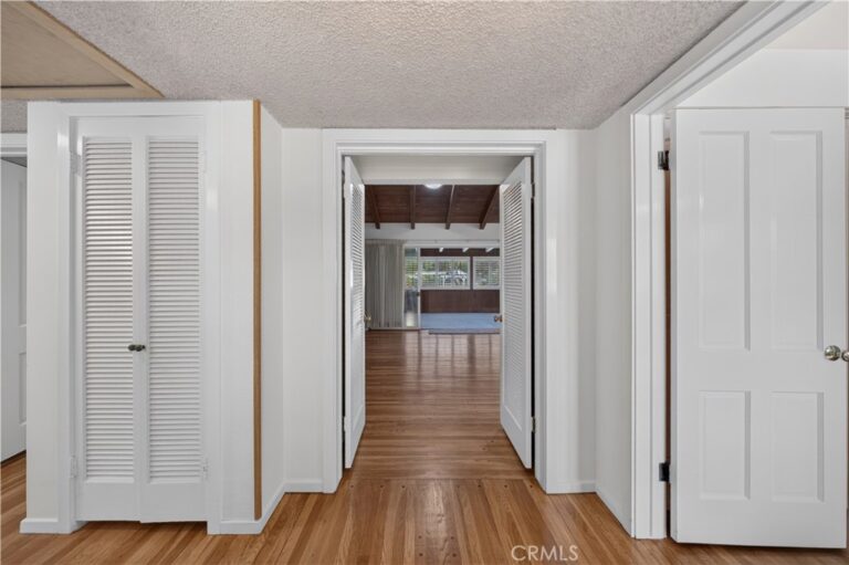 543 Ranch Lane, Glendora