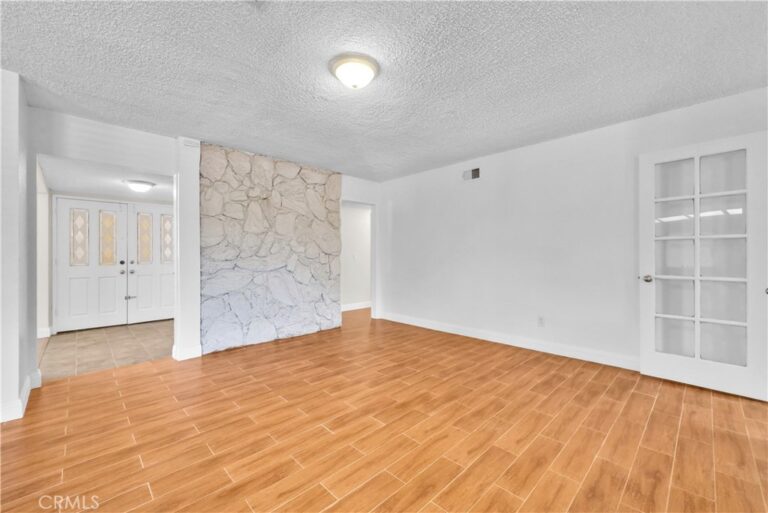553 E Home, Rialto