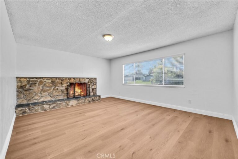 553 E Home, Rialto