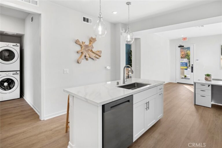 555 Gregory Way, Glendora
