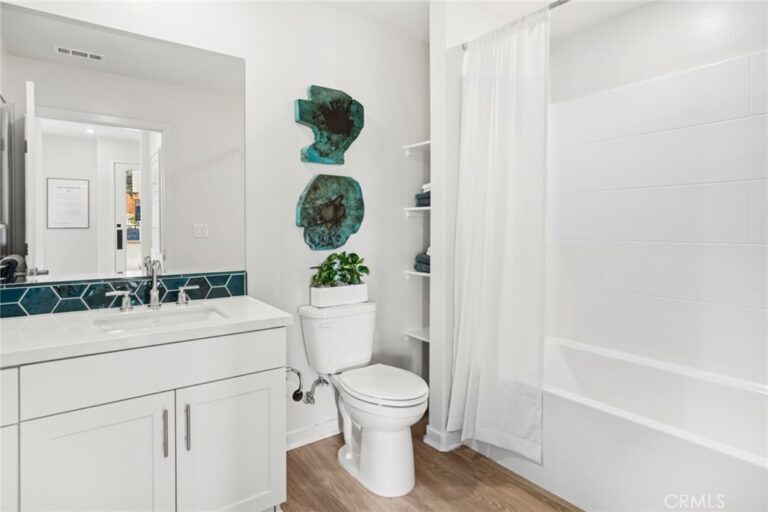555 Gregory Way, Glendora