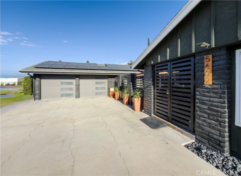 5602 Sycamore, Rialto