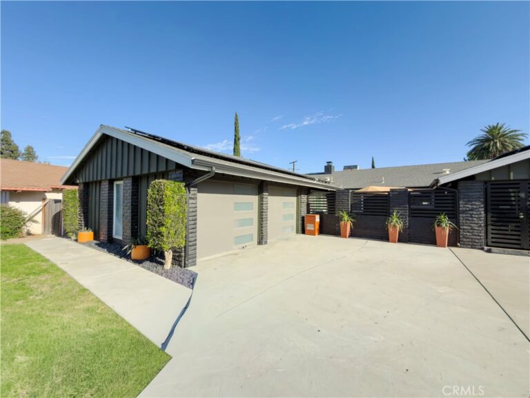 5602 Sycamore, Rialto
