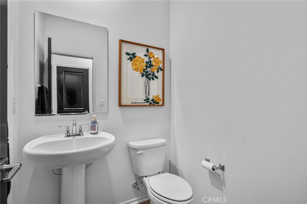5604 Altamura #3, Fontana