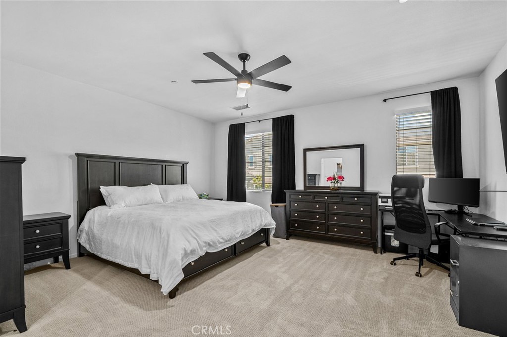 5604 Altamura #3, Fontana