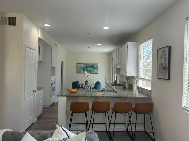 5784 Hacienda Way, Fontana