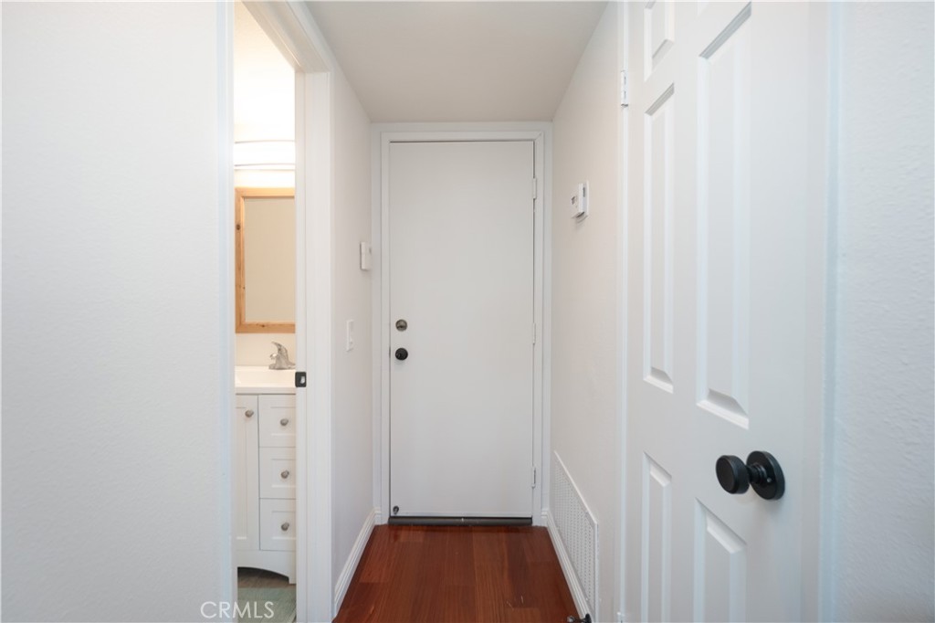 587 S College, Claremont