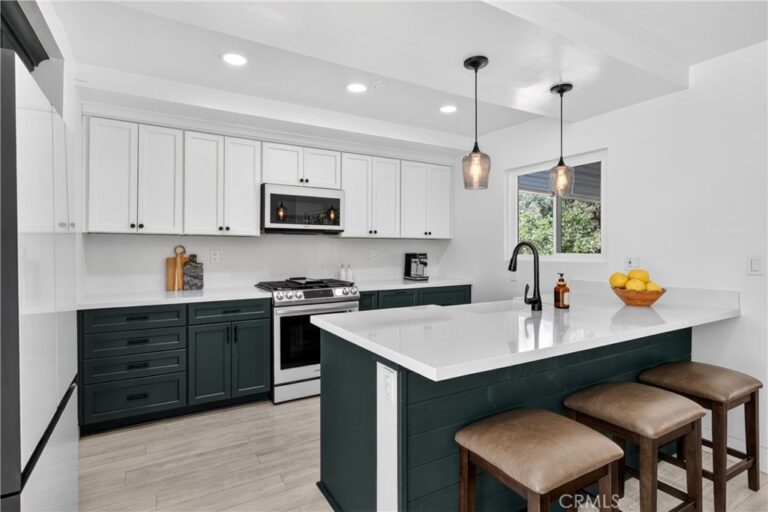 587 Sycamore Avenue, Claremont