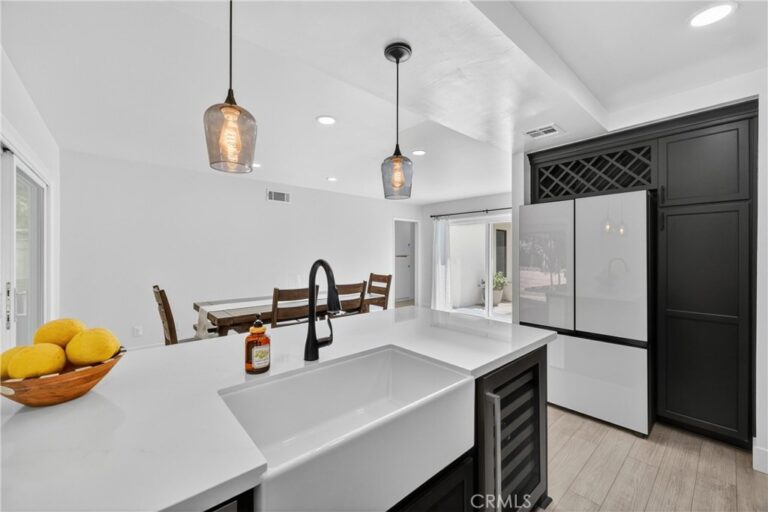 587 Sycamore Avenue, Claremont