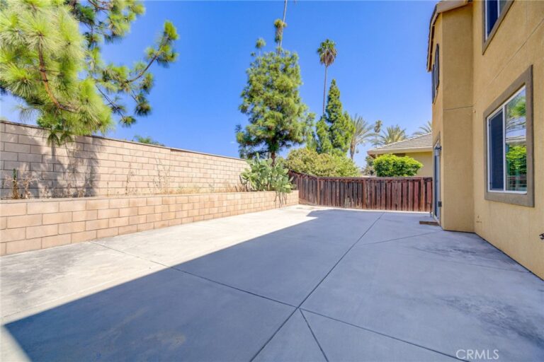 657 Garden Avenue, Pomona