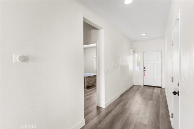 7065 Sweetleaf, Fontana