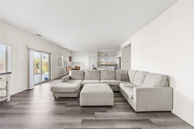 7065 Sweetleaf, Fontana