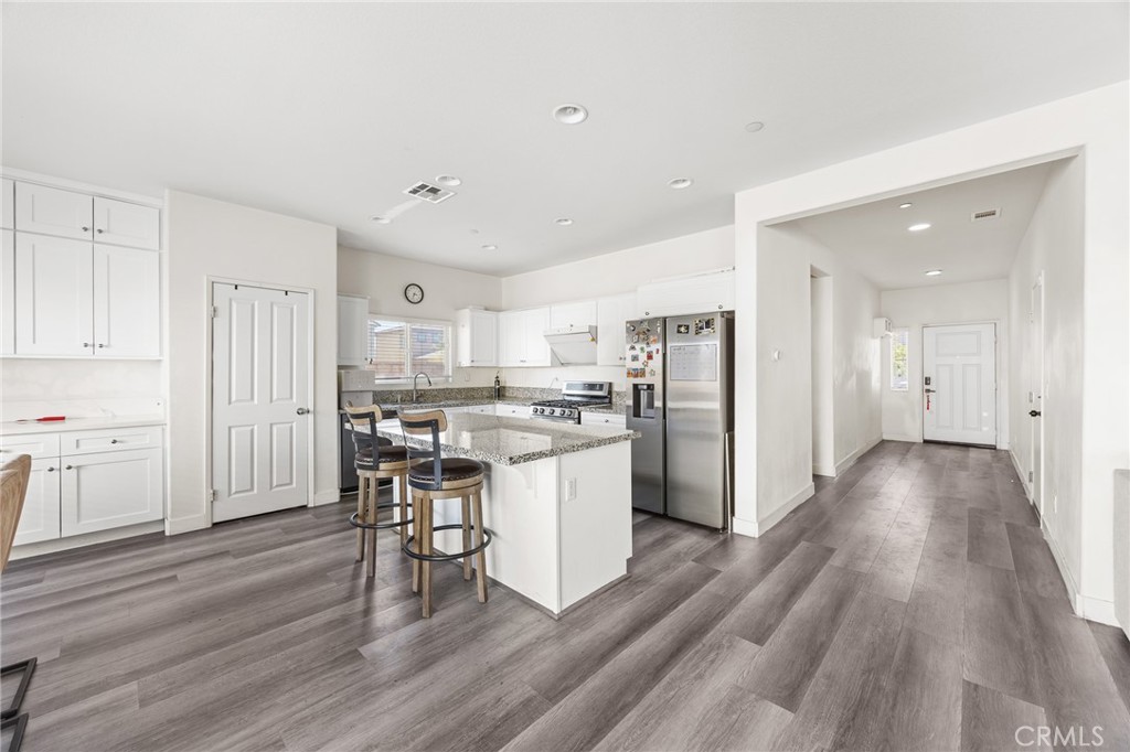 7065 Sweetleaf, Fontana