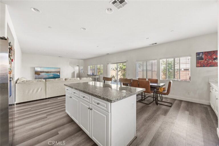 7065 Sweetleaf, Fontana