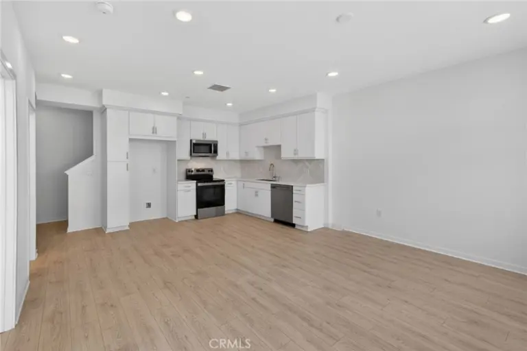 728 Tropicana Place, Covina