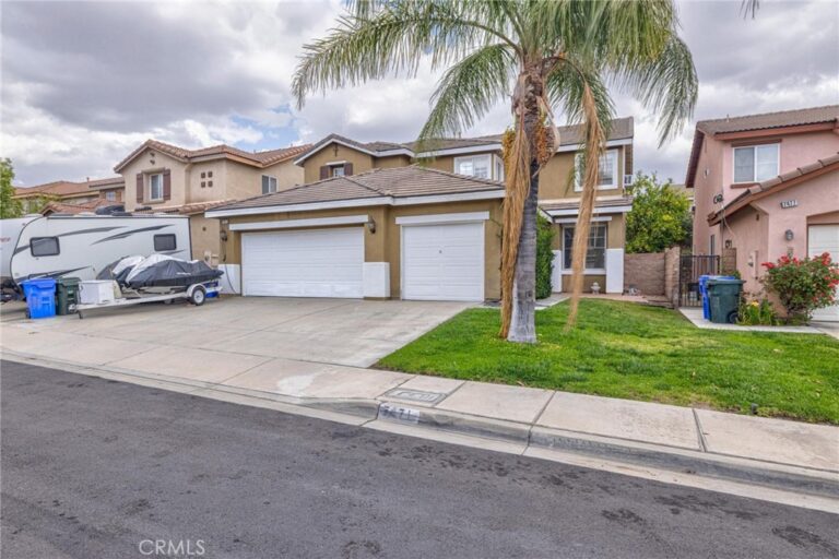 7471 Freeport, Fontana