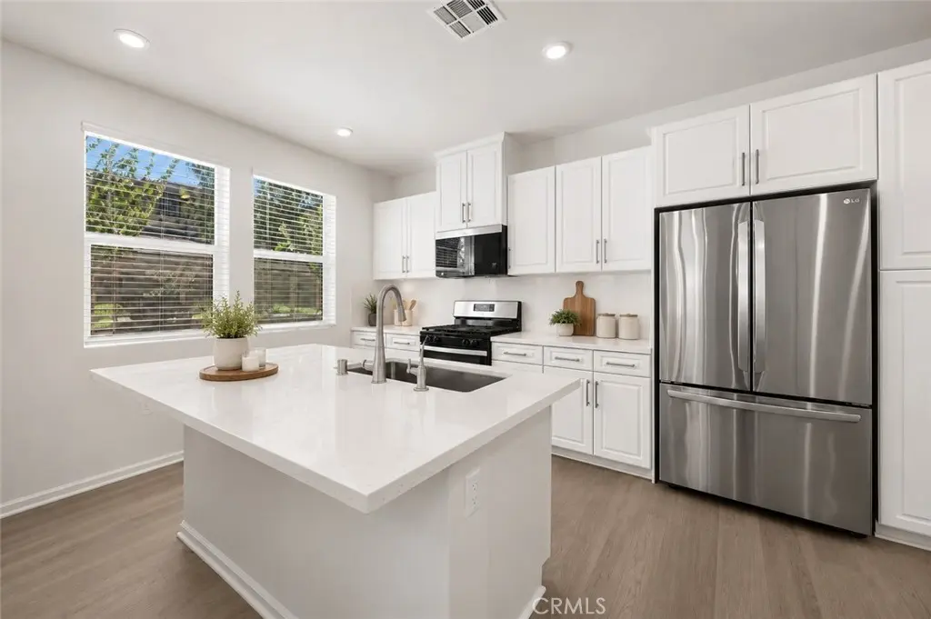7541 Caspia Court, Chino