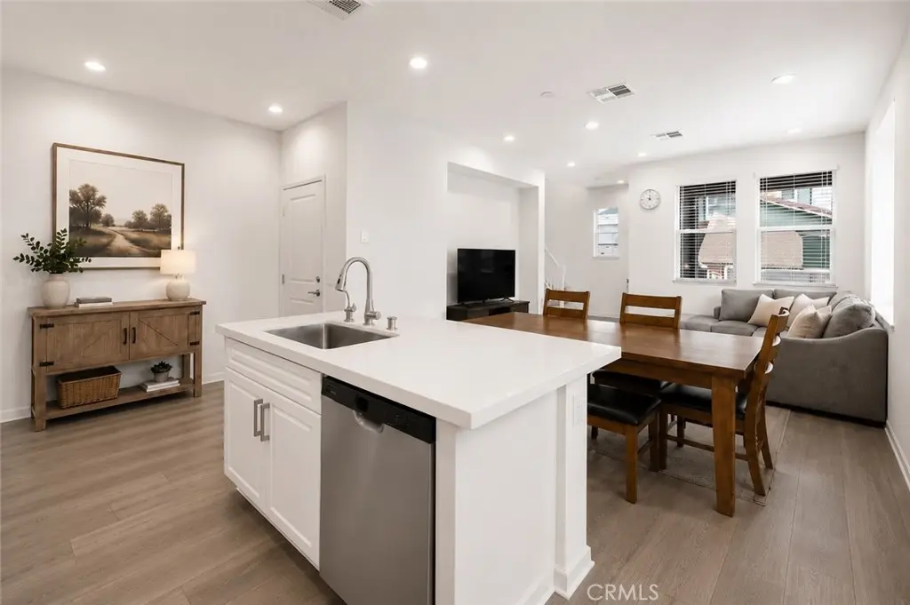 7541 Caspia Court, Chino