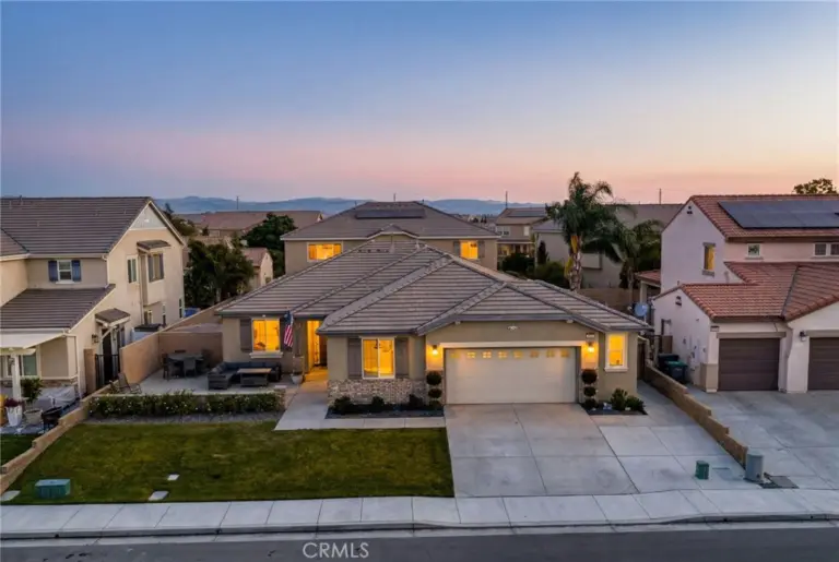 7924 Sequin Court, Eastvale
