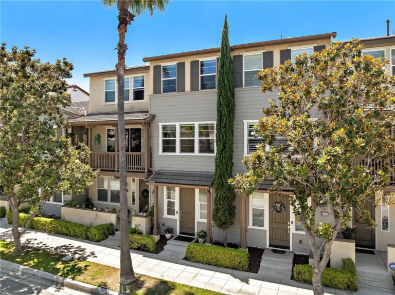 806 E Promenade #C, Azusa