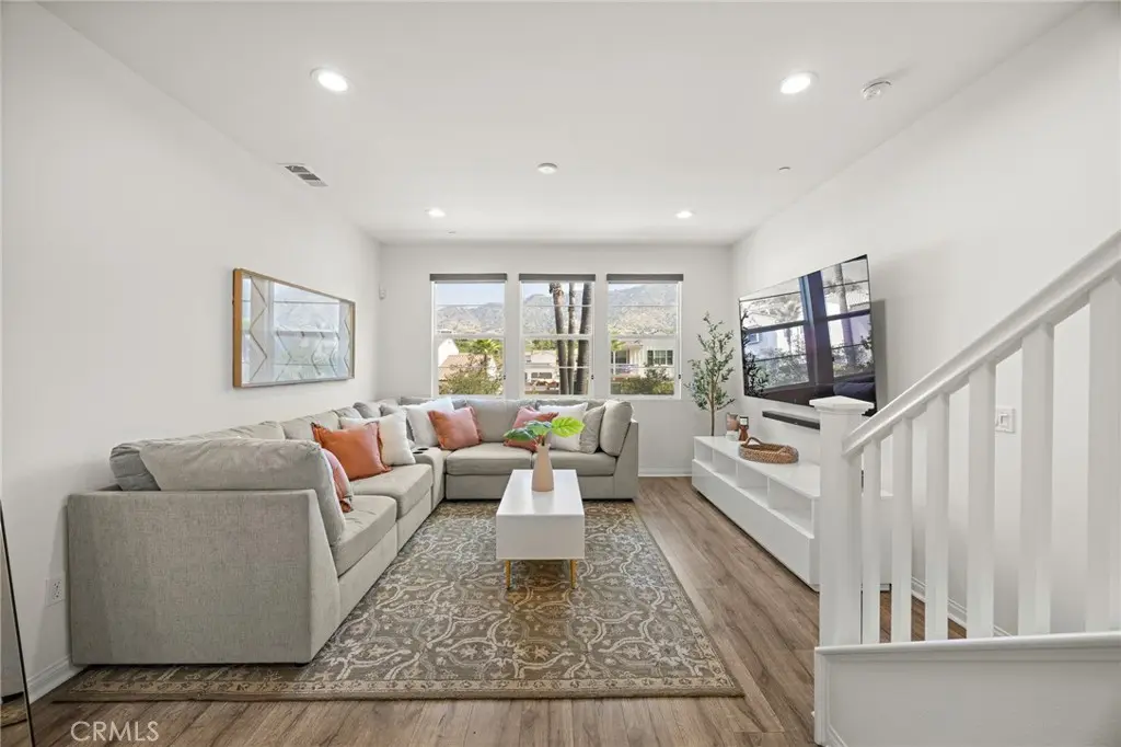 806 E Promenade #C, Azusa