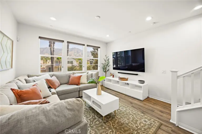 806 E Promenade #C, Azusa