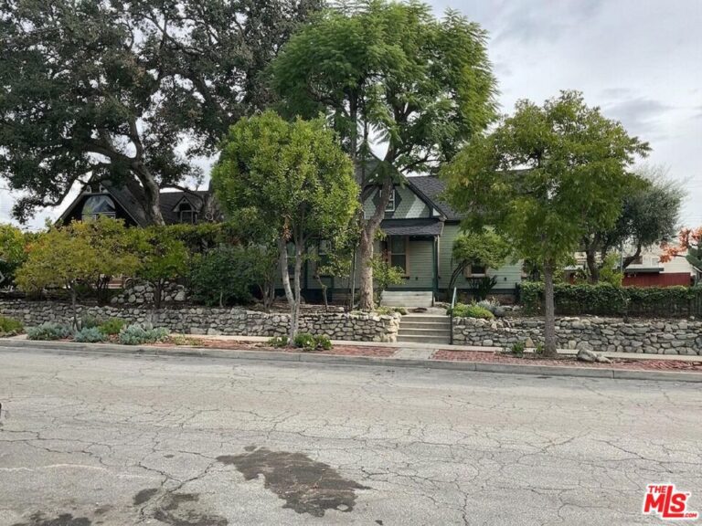 822 Silverwood Avenue, Upland