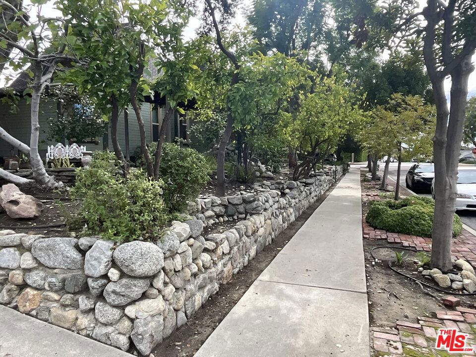 822 Silverwood Avenue, Upland