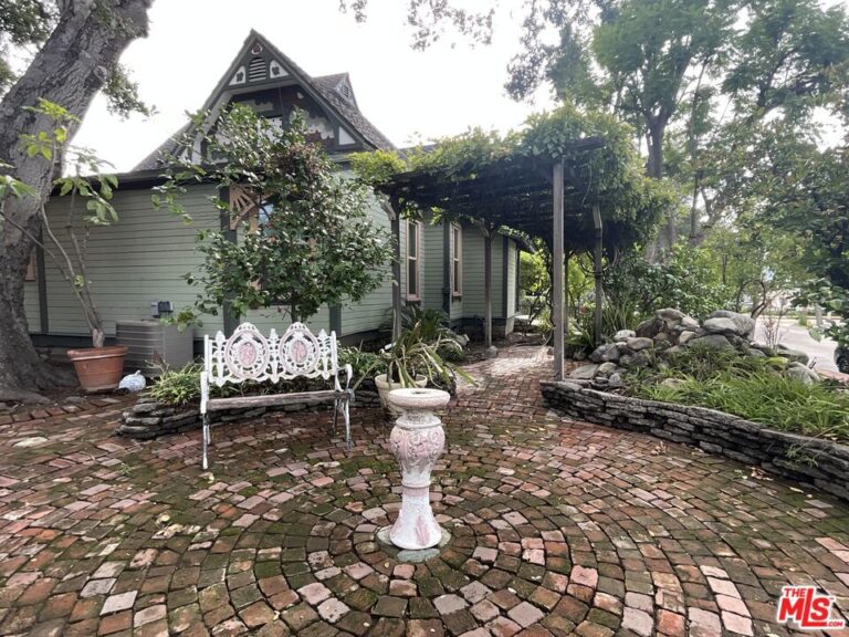 822 Silverwood Avenue, Upland