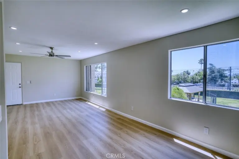 830 N Dalton #112, Azusa