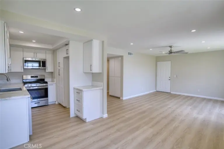 830 N Dalton #112, Azusa