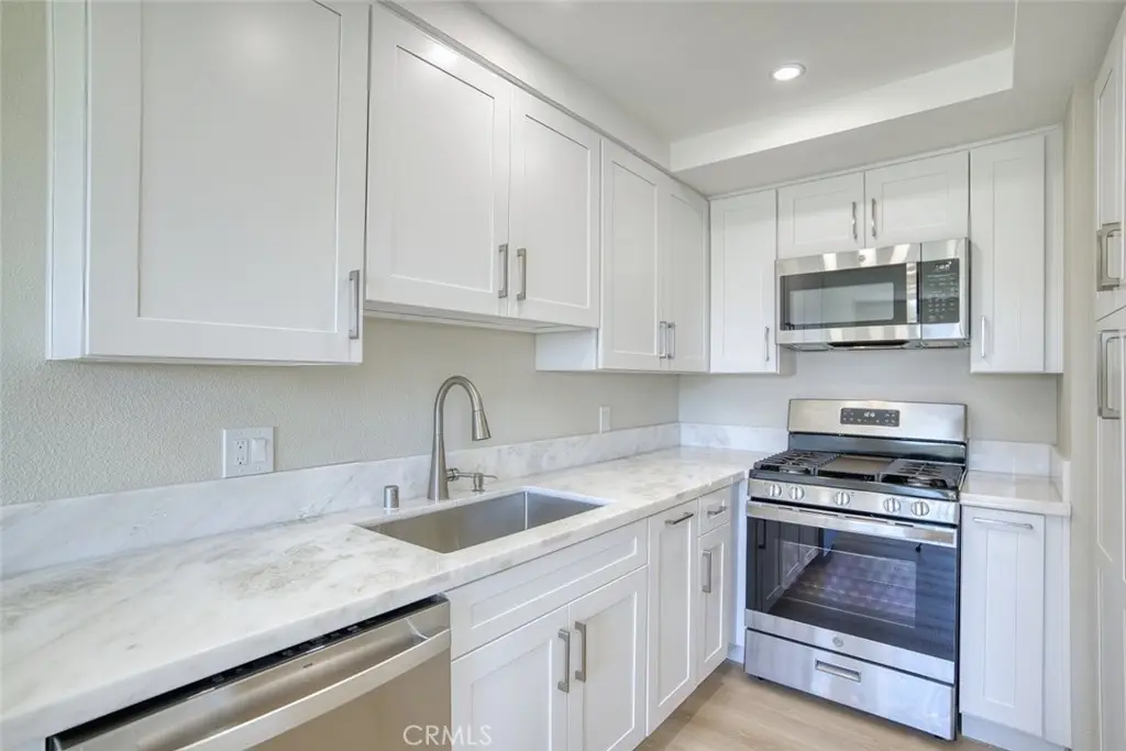 830 N Dalton #112, Azusa