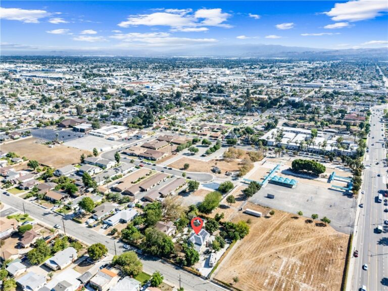 850 E Columbia, Pomona