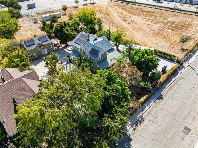 850 E Columbia, Pomona