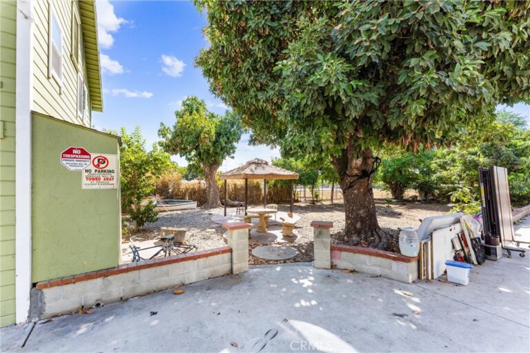 850 E Columbia, Pomona