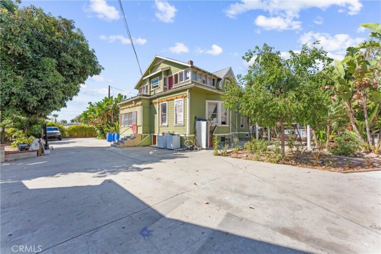 850 E Columbia, Pomona