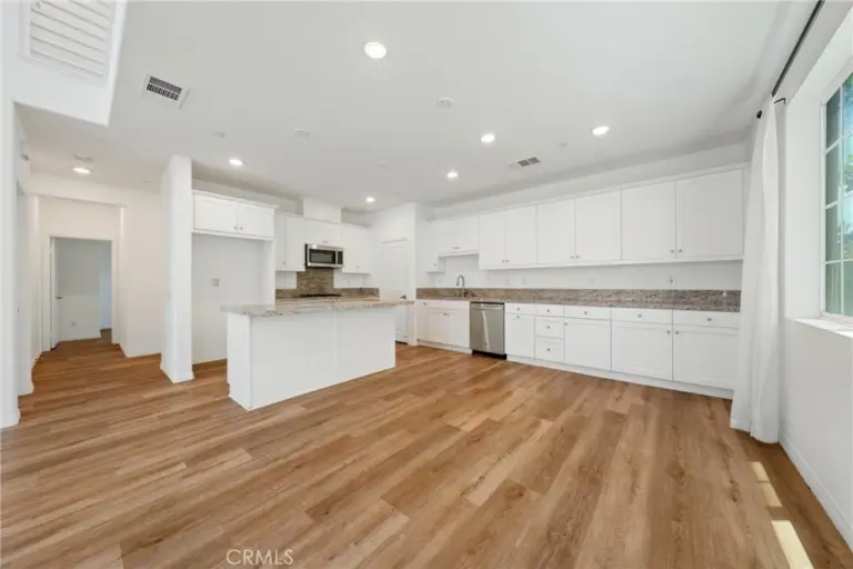 8757 Roving Place, Chino