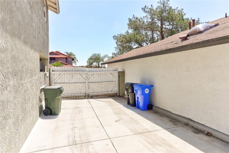 8936 summerwood way, Fontana