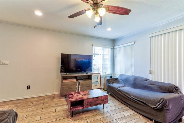 8936 summerwood way, Fontana